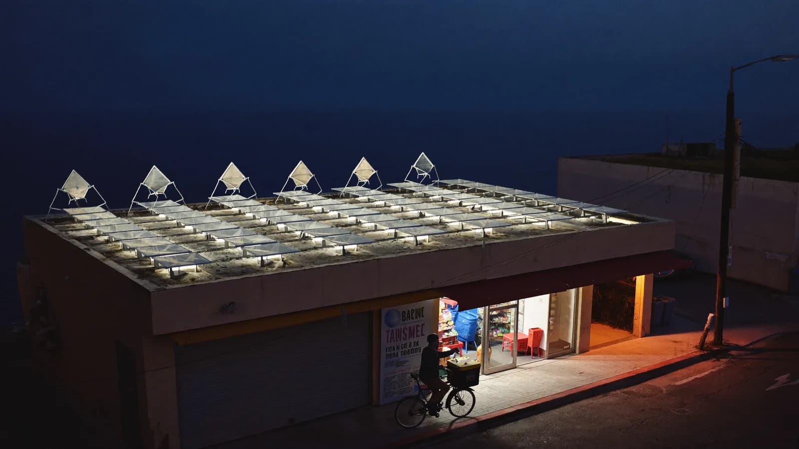 Paneles solares para negocio: lo que cambia vs tu casa
